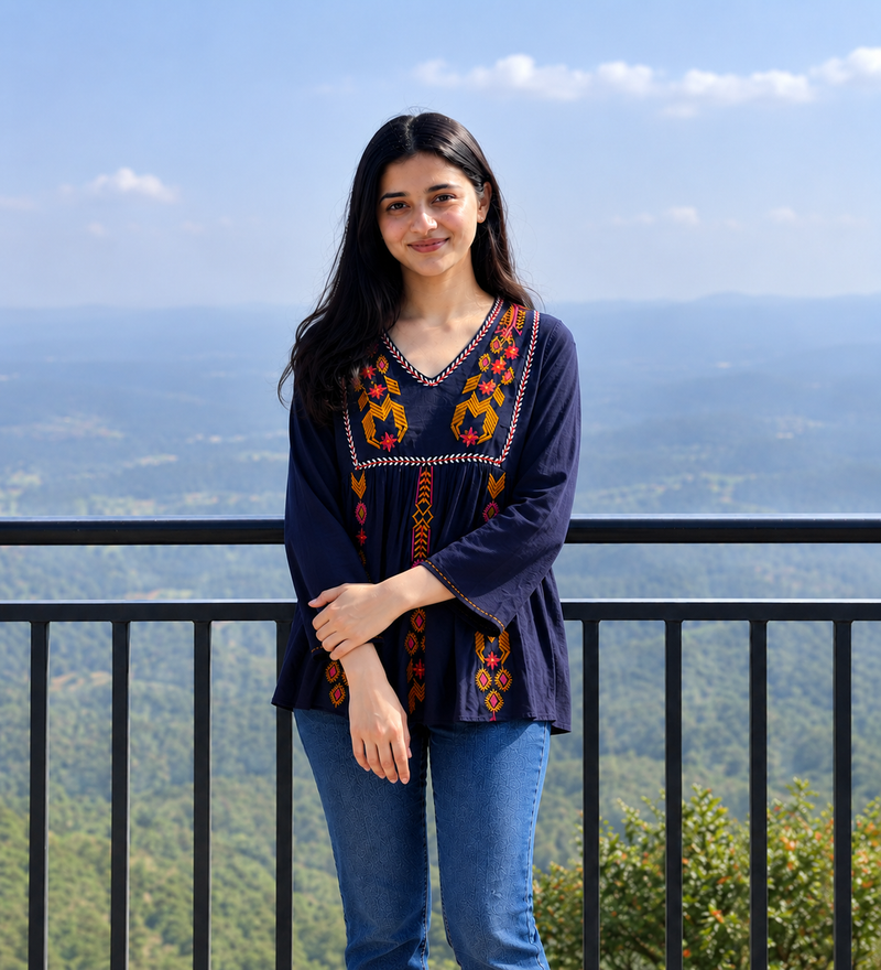 Refined Blue Rayon Embroidered Top