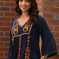 Refined Blue Rayon Embroidered Top